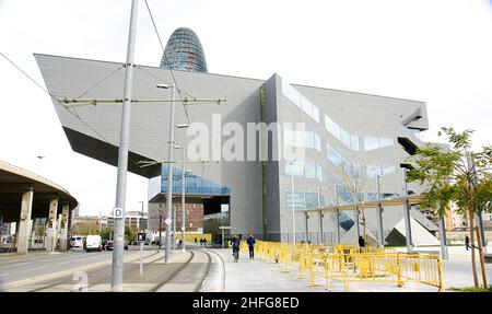 Facciata del Museo del Design o Museu del Disseny a Barcellona, Catalunya, Spagna, Europa Foto Stock