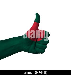 Mano che fa i pollici su segno, bangladesh dipinto con bandiera come simbolo di pollici su, come, okay, positivo - isolato su sfondo bianco Foto Stock