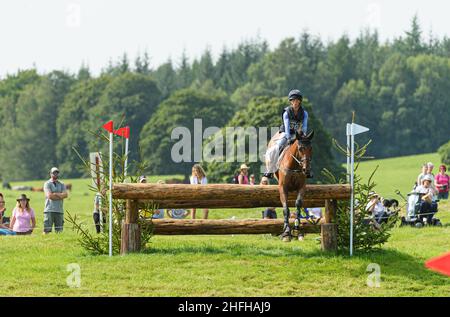 Rosalind Canter e IZILOT DHI - 3* Long - Blair Castle International Horse Trials 2021, Blair Castle, Scozia Foto Stock