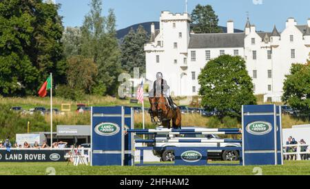 Rosalind Canter e IZILOT DHI - Blair Castle International Horse Trials 2021, Blair Castle, Scozia Foto Stock