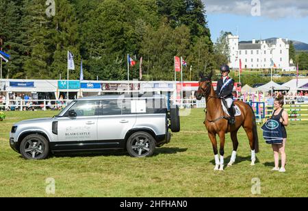 Rosalind Canter e IZILOT DHI - Blair Castle International Horse Trials 2021, Blair Castle, Scozia Foto Stock