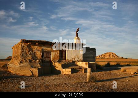 Spagna, Provincia di Navarra, Bardenas Reales, rifugio di pastori nel deserto di Bardenas Foto Stock
