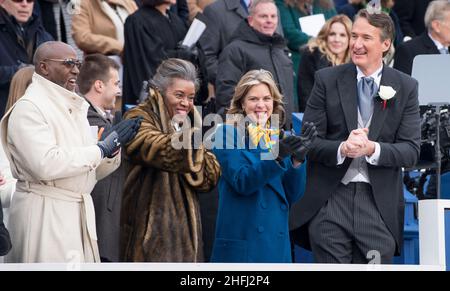 Gennaio 15, 2022. Il governatore recentemente eletto della Virginia Glenn Youngkin e Lt Gov Winsome Earle-Sears alla cerimonia inaugurale. Richmond, Virginia, Stati Uniti Foto Stock