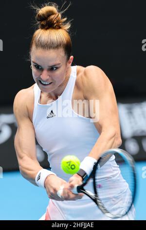 Melbourne, Australia. 17th Jan 2022. 5th seme MARIA SAKKARI (GRE) in azione contro TATJANA MARIA (GER) su Rod Laver Arena in una partita Women's Singles 1st il giorno 1 dell'Australian Open 2022 di Melbourne, Australia. Sydney Low/Cal Sport Media/Alamy Live News Foto Stock