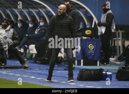 Allenatore di Olympique Lyonnais Peter Bosz durante il campionato francese Ligue 1 partita di calcio tra ESTAC Troyes e Olympique Lyonnais (Lione) il 16 gennaio 2022 a Stade de l'Aube a Troyes, Francia - Foto: Jean Catuffe/DPPI/LiveMedia Foto Stock