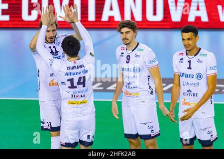 Civitanova Marche, Italia. 16th Jan 2022. Allianz Milano durante le finali dei Quater - Cucine Lube Civitanova vs Allianz Milano, Coppa Italia del mondo del Volley a Civitanova Marche, Gennaio 16 2022 Credit: Agenzia indipendente per la fotografia/Alamy Live News Foto Stock