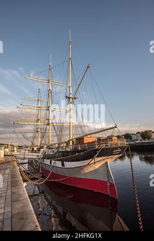 Glenlee Tall Ship ormeggiata al Riverside Museum di Glasgow, Scozia Foto Stock