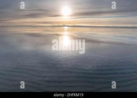 Splendida Alba sul lago Huron al Tawas Point state Park Foto Stock