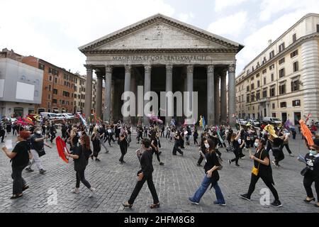 Cecilia Fabiano/LaPresse 09 giugno 2020 Roma (Italia) Notizie protesta della guida turistica del Pic: La manifestazione di fronte al Pantheon Foto Stock
