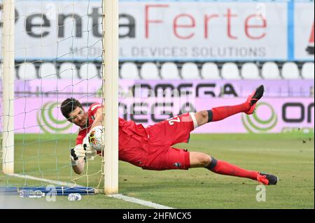 Massimo Paolone/LaPresse 23 giugno 2020 Ferrara, Italia sport soccer Spal vs Cagliari - Campionato Italiano Calcio League A TIM 2019/2020 - Stadio Paolo Mazza nella foto: Karlo Letica (Spal) in azione Foto Stock
