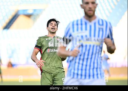 Massimo Paolone/LaPresse 23 giugno 2020 Ferrara, Italia sport soccer Spal vs Cagliari - Campionato Italiano Calcio League A TIM 2019/2020 - Stadio Paolo Mazza nella foto: Giovanni Simeone (Cagliari Calcio) guarda avanti Foto Stock