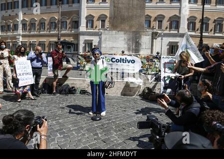 Cecilia Fabiano/LaPresse Giugno 25 , 2020 Roma (Italia) Notizie dimostrazione per la legalizzazione della coltivazione della marijuana nella foto :Emma Bonino Foto Stock