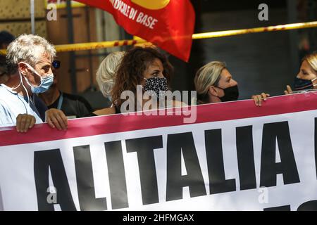 Cecilia Fabiano/LaPresse Giugno 30 , 2020 Roma (Italia) News dimostrazione dei lavoratori di volo nella foto : i manifestanti di fronte al ministero dei trasporti Foto Stock