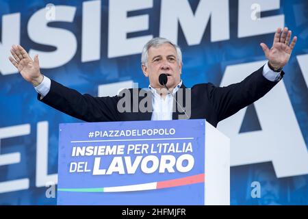 Roberto Monaldo / LaPresse 04-07-2020 Roma (Italia) dimostrazione del centro-destra "insieme per l'Italia del lavoro" nella foto Antonio Tajani Foto Stock