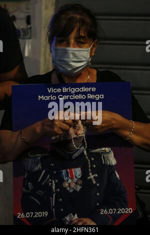 Cecilia Fabiano/LaPresse Luglio 24 , 2020 Roma (Italia) News &#xab;da non dimenticare Mario&#xbb; fiaccolata in via Pietro cosa dove il carabiniere Mario Cerciello Rega è stato ucciso nella foto : la madre di Cerciello Rega Foto Stock