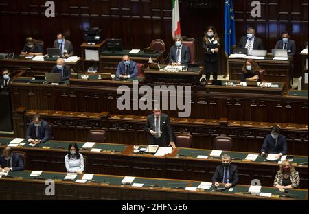 Foto Claudio Peri/LaPresse/POOL Ansa29-07-2020 Roma, ItaliaPoliticaIl Presidente del Consiglio, Giuseppe Conte, ha detto al Senato il 28 luglio le comunicazioni sulle prestazioni inziative in relazione all&#x2019;emergenza epidemiologica da Covid-19. Oggi &#xe8; intervento alla Camera.nella Foto Giuseppe ContePhoto Claudio Peri/LaPresse/POOL AnsaLuglio 29, 2020&#xa0;Roma, ItalyPoliticsil primo Ministro italiano, Giuseppe Conte, ha tenuto un discorso sull'emergenza Covid19 in Italia&#x2019;s ParliamentIn foto: Giuseppe Conte Foto Stock