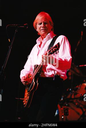 Il Moody Blues in concerto presso la Royal Albert Hall di Londra, Regno Unito. 17th maggio 2002. Foto Stock