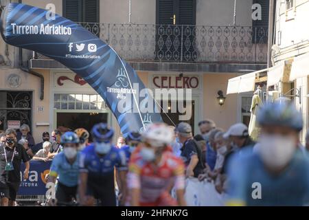 LaPresse - Fabio Ferrari Settembre, 08 2020 Camaiore (Italia) Sport Cycling Tirreno Adriatico edizione 55 - da Camaiore a Follonica nella foto: Sponsor Foto Stock