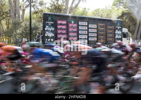 LaPresse - Fabio Ferrari Settembre, 08 2020 Camaiore (Italia) Sport Cycling Tirreno Adriatico edizione 55 - da Camaiore a Follonica nella foto: Passaggio Foto Stock