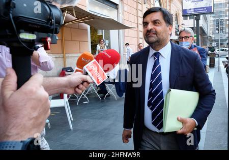 Foto Mauro Scrobogna /LaPresse 15-09-2020 Roma, Italia Cronaca Consiglio superiore della Magistratura CSM - ribione comunicazione disciplinare caso Palamara nella foto: l&#x2019;ex consigliere csm Luca Palamara con il suo difensore il magistrato Stefano Guizzi Photo Mauro 15/2020/xa0, Scrogna #, Scrogna Roma, Italia News Consiglio superiore della Magistratura CSM - incontro del Comitato disciplinare nel caso Palamara nella foto: Ex consigliere CSM Luca Palamara con il suo difensore il magistrato Stefano Guizzi Foto Stock