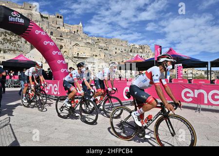 Massimo Paolone/LaPresse 09 ottobre 2020 Italia Sport Cycling giro d'Italia 2020 - edizione 103th - Stage 7 - da Matera a Brindisi nella foto: UAE TEAM EMIRATES Foto Stock