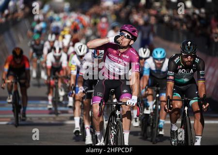 Gian Mattia D'Alberto/LaPresse 09 ottobre 2020 Italia Sport Cycling giro d'Italia 2020 - edizione 103th - Stage 7 - da Matera a Brindisi nella foto: DEMARE Arnaud Foto Stock