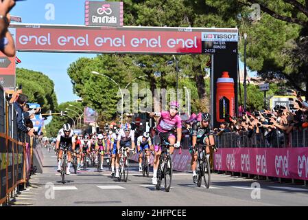 Massimo Paolone/LaPresse 09 ottobre 2020 Italia Sport Cycling giro d'Italia 2020 - edizione 103th - Stage 7 - da Matera a Brindisi nella foto: DEMARE Arnaud Foto Stock