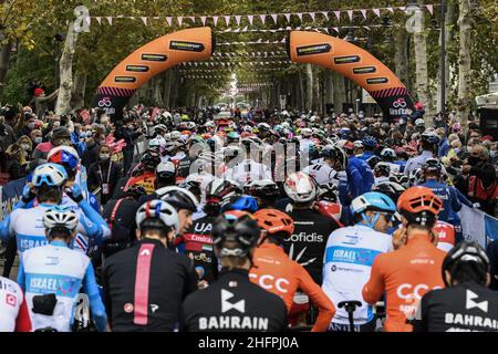 Marco Alpozzi/LaPresse 16 ottobre 2020 Italia Sport Cycling giro d'Italia 2020 - edizione 103th - Stage 13 - da Cervia a Monselice nella foto: Inizio Foto Stock