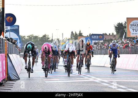 Massimo Paolone/LaPresse 16 ottobre 2020 Italia Sport Cycling giro d'Italia 2020 - edizione 103th - Stage 13 - da Cervia a Monselice nella foto: Durante la gara Foto Stock