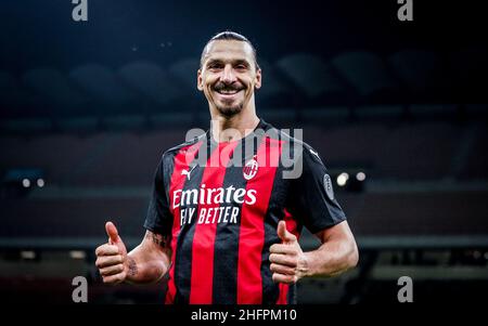 LaPresse - Spada Ottobre 17 , 2020 Milano ( Italia ) Sport Soccer A.C. Milano- Stagione 2020-2021 - Serie A Inter Vs AC Milano nella foto: I giocatori di milano festeggiano la vittoria della partita , Zlatan Ibrahimovic Foto Stock