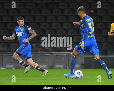 Andrea Bressanutti/LaPresse 18 ottobre 2020 Udine, Italia sport soccer Udinese vs Parma - Campionato Italiano Calcio League A Tim 2020/2021 - Stadio Dacia Arena nella foto: pereyra roberto, de paul rodrigo Foto Stock