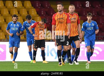 Alessandro Garofalo/LaPresse Ottobre 28 , 2020 Benevento, Italia sport soccer Benevento vs Empoli - Coppa Italia 2020/2021 - Stadio Ciro Vigorito. Nella foto: Delusione Benevento Foto Stock