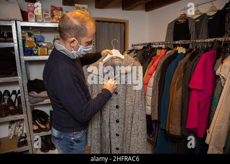 Venezia Ennio Zane, il proprietario della Tabaccheria che ha ideato l'angolo del riuso solido. Filippo Ciappi/LaPresse Foto Stock