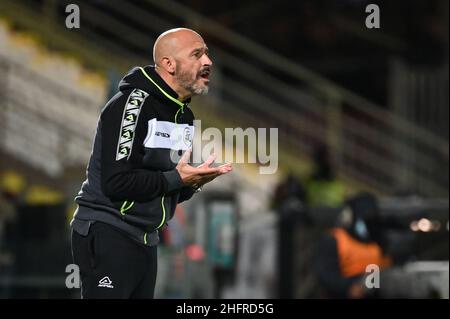 Massimo Paolone/LaPresse 21 novembre 2020 Cesena, Italia sport soccer Spezia vs Atalanta - Campionato Italiano Calcio League A TIM 2020/2021 - Stadio Dino Manuzzi nella foto: Vincenzo Italiano (Spezia Calcio) grida istruzioni ai suoi giocatori Foto Stock