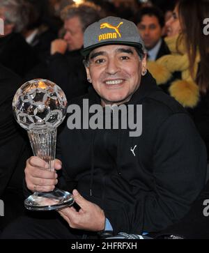 LaPresse - Jennifer Lorenzini 17 Gennaio 2017 Firenze (Italia) Sport Soccer Hall Fame 2017 Palazzo Vecchio (Firenze) nella foto: Diego Armando Maradona Foto Stock