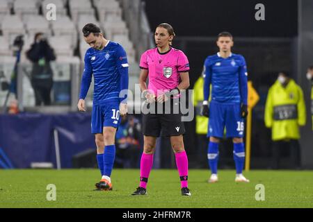 LaPresse - Marco Alpozzi 2 dicembre 2020 Torino, Italia sport soccer Juventus FC vs Dynamo Kyiv - UEFA Champions 2020 2021- fase di gruppo - Gruppo G nella foto: Stephanie Frappart (prima donna ad officiare una partita della Champions League) Foto Stock