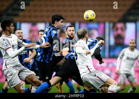 Foto Piero Crociatti / LaPresse 05/12/2020 - Milano, Italia Sport, Calcio Inter vs Bologna - Campionato italiano di calcio Serie A TIM 2020-2021 - Stadio San Siro nella foto: Alessandro Bastoni Foto Piero Crociatti / LaPresse 05/12/2020 - Milano, Italia Sport, Calcio Inter vs Bologna - Serie A Tim Campionato Italiano di Calcio 2020-2021 - Stadio San Siro nella foto: Alessandro Bastoni Foto Stock