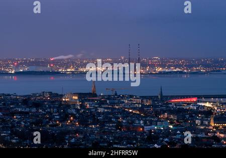 Dún Laoghaire blu ora vista da Killiney Hill Park Foto Stock