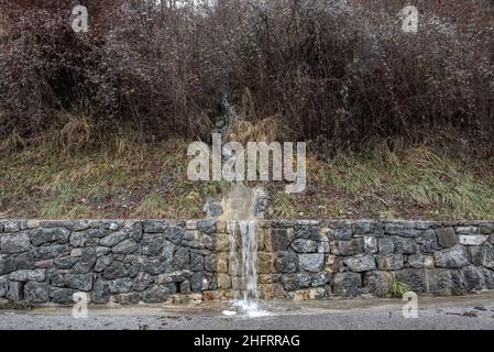 LaPresse - Alice Durigatto 07 dicembre 2020 Carnia, Udine (Italia) news il Friuli Venezia Giulia è inondato dal maltempo. Nelle foto: Le zone più danneggiate e diverse vedute del fiume Tagliamento. Foto Stock