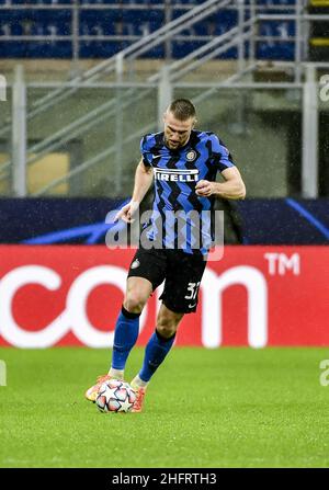 LaPresse/Marco Alpozzi 09 dicembre 2020 Milano (Italia) sport soccer Inter Vs Shakhtar Donetsk - Champions League Group Stage - Gruppo B - Stadio Giuseppe Meazza nella foto: Milano Skriniar (FC Internazionale Milano); Foto Stock