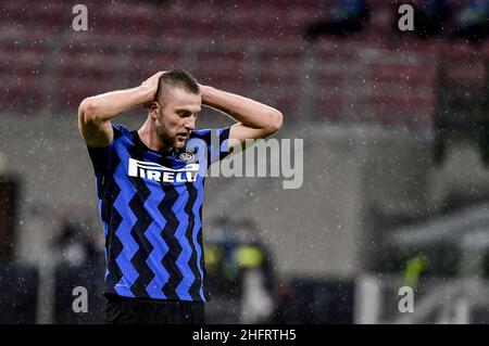 LaPresse/Marco Alpozzi 09 dicembre 2020 Milano (Italia) sport soccer Inter Vs Shakhtar Donetsk - Champions League Group Stage - Gruppo B - Stadio Giuseppe Meazza nella foto: Stefan de Vrij (FC Internazionale Milano); Foto Stock