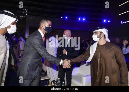 Fabio Ferrari / LaPresse 27 dicembre 2020 Dubai (Emirati Arabi Uniti) Sport 15th edizione della Dubai International Sports Conference - - Globe Soccer Award 2019 nella foto: Cristiano Ronaldo, H.H. Sheikh Hamdan Bin Mohammed Bin Rashid ALMaktoum Foto Stock