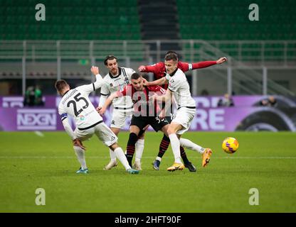 Rade Krunic (AC Milan) durante il campionato italiano Serie A football match tra AC Milan e Spezia Calcio su Januray 17, 2022 allo stadio San Siro di Milano - Photo Nderim Kaceli/DPPI Foto Stock