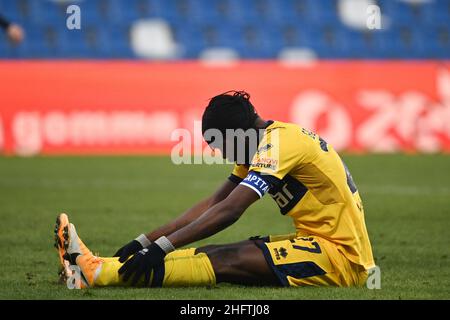 Massimo Paolone/LaPresse 17 gennaio 2021 Reggio Emilia, Italia sport soccer Sassuolo vs Parma - Campionato Italiano Calcio League A TIM 2020/2021 - Stadio Mapei nella foto: Gervinho (Parma Calcio) con testa in giù Foto Stock