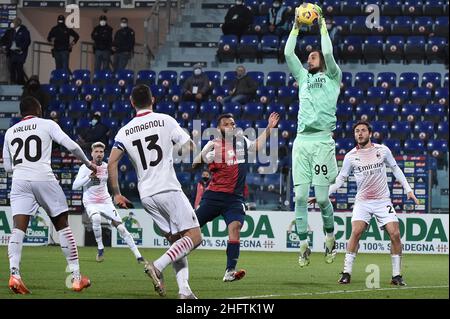 LaPresse/Alessandro Tocco 18 gennaio 2021 Cagliari (Italia) Sport Soccer Cagliari Calcio vs Milano AC League A TIM 2020/2021 Stadio "Sardegna Arena"&#xa0; nella foto:Gianluigi DONNARUMMA(Milan AC) Foto Stock