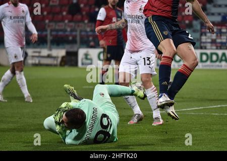 LaPresse/Alessandro Tocco 18 gennaio 2021 Cagliari (Italia) Sport Soccer Cagliari Calcio vs Milano AC League A TIM 2020/2021 Stadio "Sardegna Arena"&#xa0; nella foto:Gianluigi DONNARUMMA(Milan AC) Foto Stock