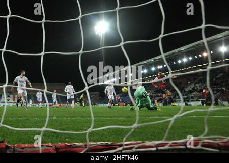 LaPresse/Alessandro Tocco 18 gennaio 2021 Cagliari (Italia) Sport Soccer Cagliari Calcio vs Milano AC League A TIM 2020/2021 Stadio "Sardegna Arena"&#xa0; nella foto:Gianluigi DONNARUMMA(Milan AC) Foto Stock