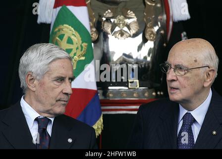 ©Mauro Scrobogna /LaPresse 02-06-2007 Roma Politica Festa della Repubblica - parata militare nella foto: Il Presidente del Senato Franco Marini, il Presidente della Repubblica Giorgio Napolitano Foto Stock