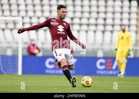 Marco Alpozzi/LaPresse 12 febbraio 2021 Torino, Italia sport calcio ESCLUSIVO TORINO FC Torino vs Genova - Campionato Italiano Calcio League A TIM 2020/2021 - Stadio Olimpico Grande Torino. Nella foto: Armando Izzo (Torino FC); Foto Stock