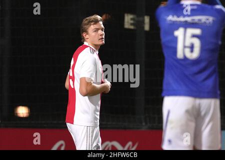 DUIVENDRECHT, PAESI BASSI - GENNAIO 17: Christian Rasmussen di Ajax U23 festeggia il suo obiettivo durante la partita olandese Keukenkampioendivisie tra Jong Ajax e FC Den Bosch a De Toekomst il 17 gennaio 2022 a Duivendrecht, Paesi Bassi (Foto di Patrick Goosen/Orange Pictures) Foto Stock